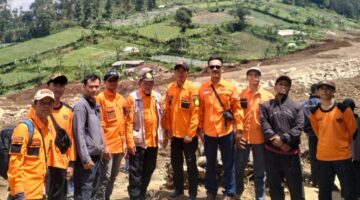 Istiqomah Hingga Akhir di Lokasi Bencana, Tim UAR Jabar Terharu Tinggalkan Pasirlangu