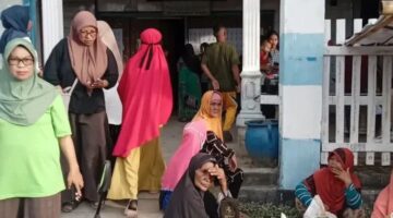 Bulog Salurkan Bantuan Pangan di Kelurahan Nalu, 900 Warga Terima Beras dan Minyak