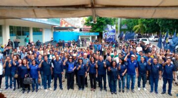Ratusan Kader dan Simpatisan Partai NasDem Serentak Melakukan Unjuk Rasa di Kantor NasDem di 22 Kabupaten/Kota di NTT