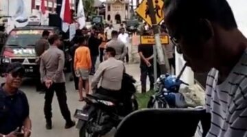 Aksi Damai  FARPKeN Di Kejari Gunungsitoli Berujung Ricuh, Diduga Dipicu Oknum Pegawai
