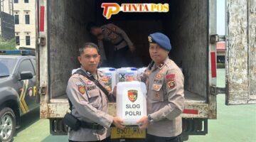 Polda Sumsel Distribusikan 100 Jerigen Cairan Pemadam X-Fire ke 11 Polres